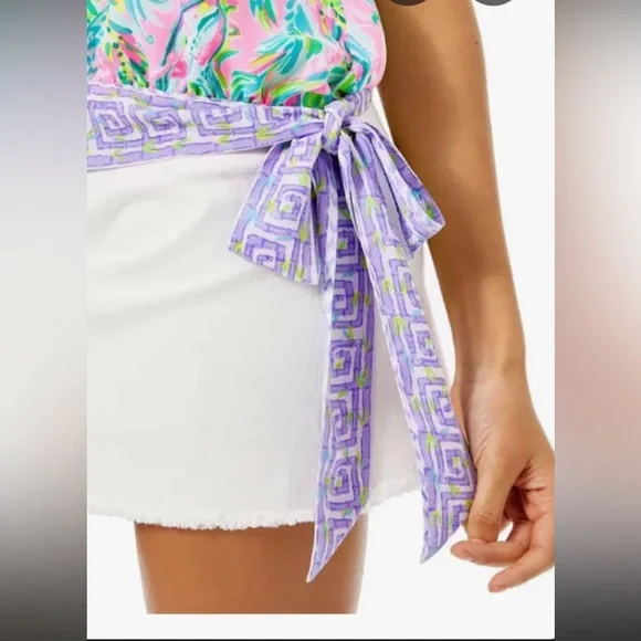 Ainsley top  size small unicorn of the sea by Lilly Pulitzer size small - Picture 5 of 6